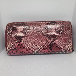 Wallet Clutch Faux leather Snake skin pattern. Double zipper. Pink with strap